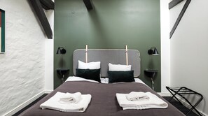 3 chambres, fer et planche à repasser
