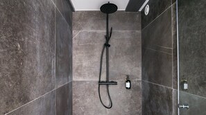 Dusche, Designer-Toilettenartikel