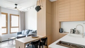 Interior - Plum Guide - Andromeda Outlook (Tel Aviv)
