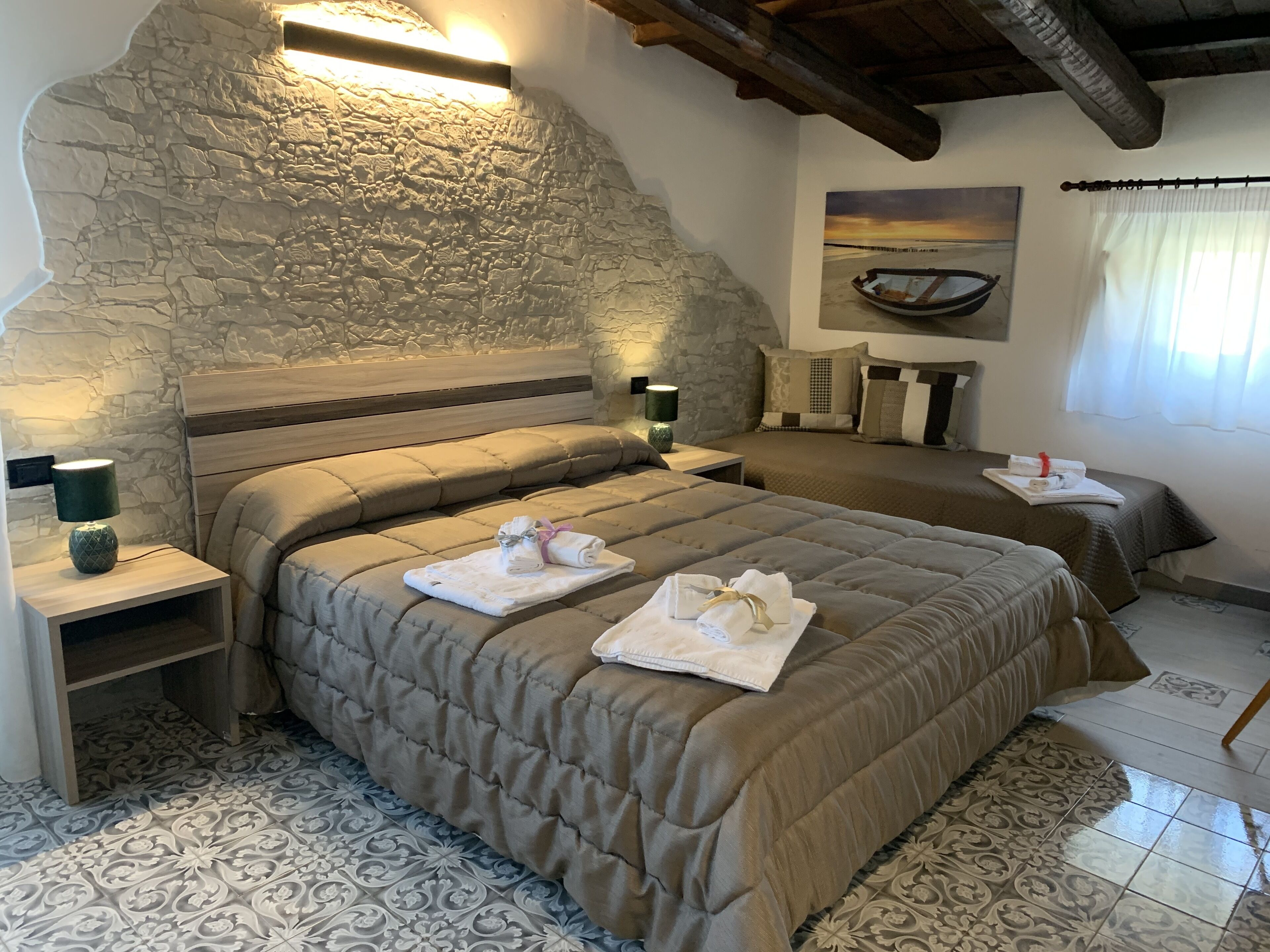 1 chambre, fer et planche à repasser, Wi-Fi gratuit, draps fournis