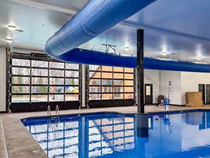 Innenpool, beheizter Pool