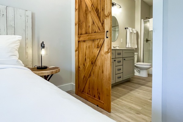 6 soverom, strykejern/-brett, reiseseng for barn og wi-fi (inkludert)