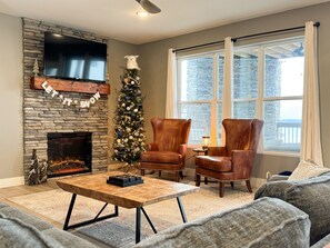Smart TV, fireplace, Netflix, Hulu