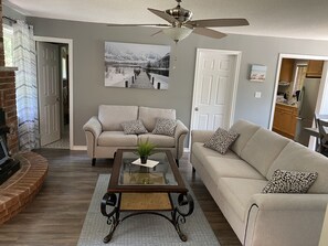 Smart TV, fireplace