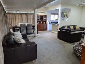 Smart TV, DVD player