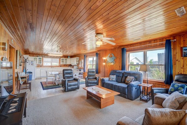 Smart TV, DVD player, books, stereo