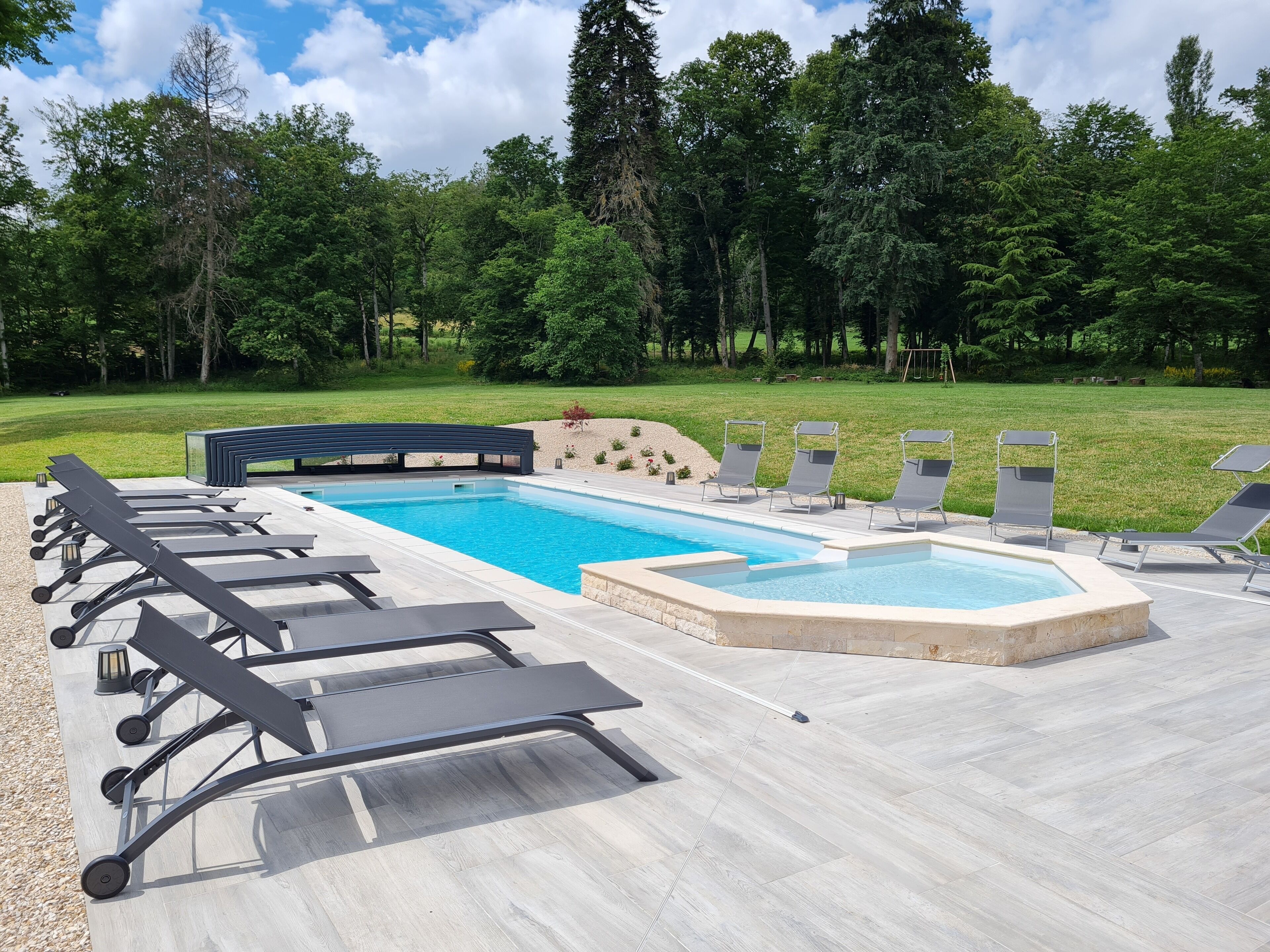 Piscine extérieure, piscine chauffée