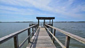 Beach - Discover the Waterway Hideaway in Sneads Ferry, a charming 3-bedroom with stunning water views. (Sneads Ferry)