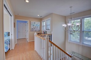 Interior - Discover the Waterway Hideaway in Sneads Ferry, a charming 3-bedroom with stunning water views. (Sneads Ferry)