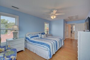 3 bedrooms, iron/ironing board, WiFi - Discover the Waterway Hideaway in Sneads Ferry, a charming 3-bedroom with stunning water views. (Sneads Ferry)