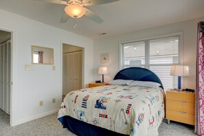 3 bedrooms, WiFi - Oceanfront 3BR Turtle Cove townhome in Surf City, perfect for 7 guests. (Surf City)