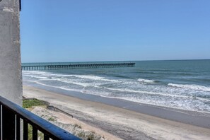 On the beach - Oceanfront 3BR Villa Capriani 315B in North Topsail Beach, perfect for families! (N Topsail Beach)