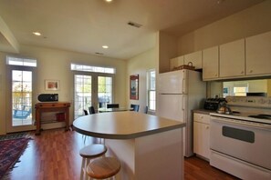Fridge, microwave, stovetop, dishwasher - Gorgeous Modern Home, Perfect Vacation Home Inside Historic Chautauqua Institution!! (Chautauqua)