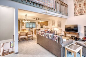 Televisie en een open haard