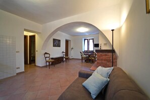 TV - VILLA ADELAIDE 20Pax, Free WiFi, Private pool near Apuan Alps and Cinque Terre (Toscana)