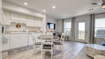 Réfrigérateur, four, plaque de cuisson, lave-vaisselle