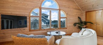 Luxury suite for two with shared docking on Silver Lake.