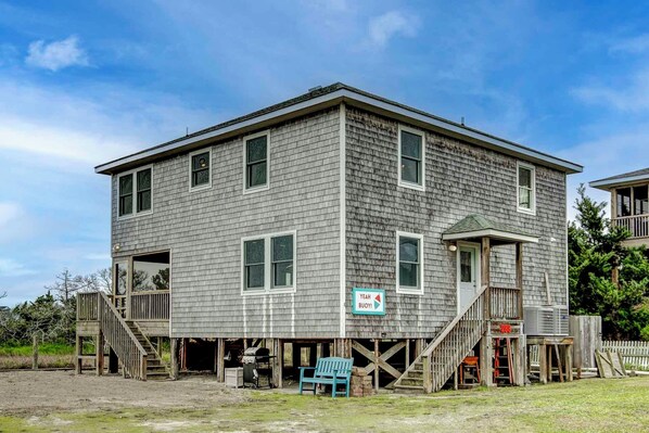 Exterior - Yeah Buoy - Ocracoke Island (Ocracoke)
