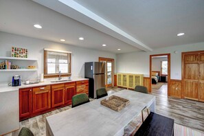 Dining - Yeah Buoy - Ocracoke Island (Ocracoke)