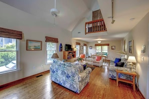 Living area - Widgeon's Rest - Ocracoke Island (Ocracoke)