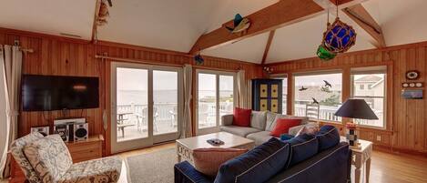 TV, DVD player, books, stereo