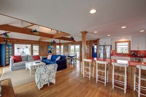 TV, DVD player, books, stereo - Blue Oyster: Waterfront Home in Oyster Creek (Ocracoke)