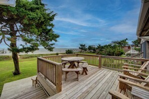 Outdoor dining - Fig and Thistle - Ocracoke Island (Ocracoke)