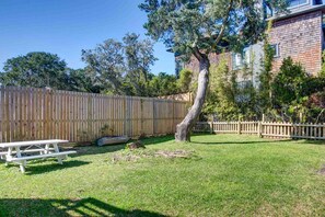 Outdoor dining - Last Cast - Ocracoke Island (Ocracoke)