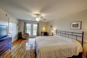 2 Schlafzimmer, Schreibtisch, WLAN