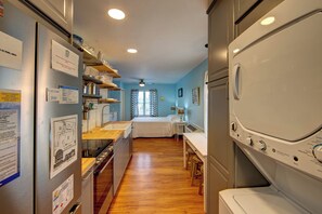 1 chambre, fer et planche à repasser, Wi-Fi, literie fournie