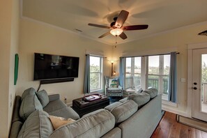 TV - The Dolphin and The Drum - Ocracoke Island (Ocracoke)