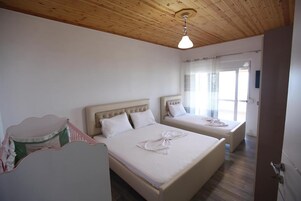 Apartamento, balcón | Sistema de insonorización, wifi gratis, ropa de cama