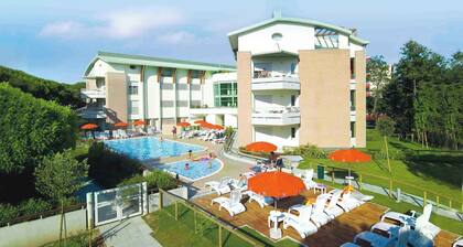 Holiday apartment with balcony and air conditioning