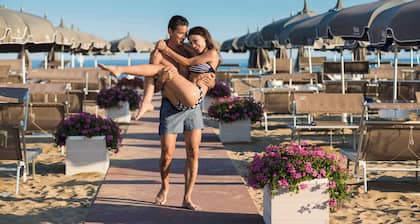 Holiday apartment with pool and air conditioning