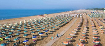 Semester bara 10 meter lÀgenhet till stranden