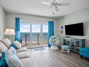 Living area - 1210 Topsail Dunes - 1BR Oceanfront Condo in North Topsail Beach with Community Pool (North Topsail Beach)