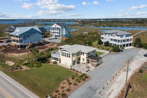 Exterior - Sunny Side Up - 5BR Ocean View House in North Topsail Beach - Sleeps 17 (North Topsail Beach)