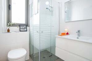 Apartemen | Kamar mandi | Handuk
