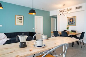 Apartment | Wohnbereich | Flachbildfernseher