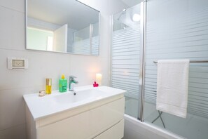 Apartment | Badezimmer | Handtücher