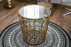 Apartment, 1 Bedroom, Non Smoking, Kitchenette | Living area | Flat-screen TV