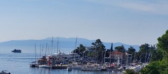 Moderne Ferienwohnung mit großer Terrasse in Opatija