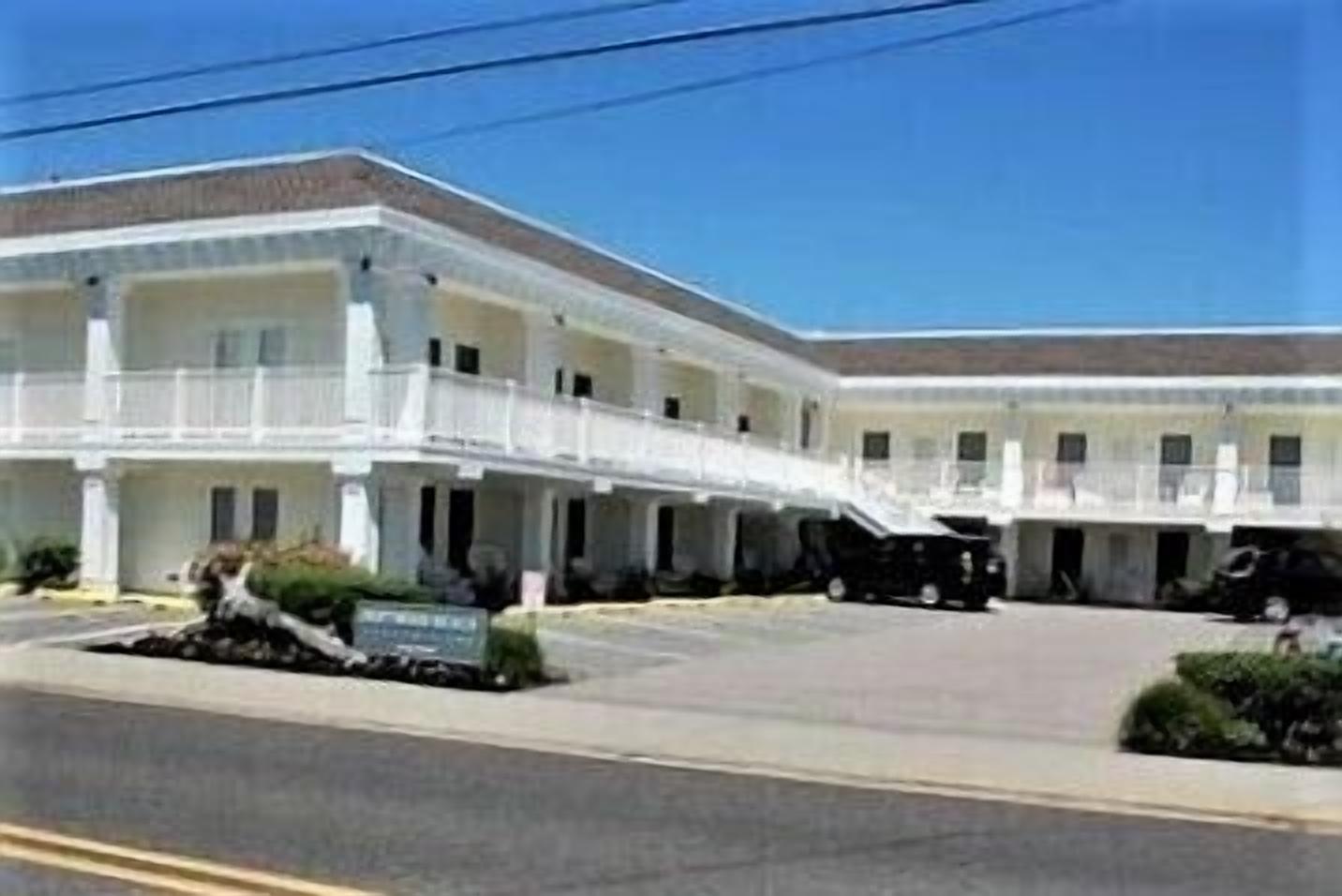 Three Bedroom Condo Just Steps Away from Cove Beach