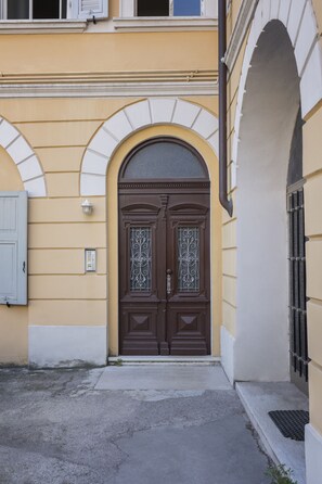 Exterior detail - [LAGO DI GARDA ★★★★★] Light-filled Apartment (Riva del Garda)