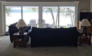 Televisión y reproductor de DVD 