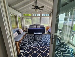 Televisión y reproductor de DVD 