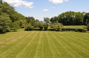 Property grounds - Booth Cottage: Private Path to Singing Beach (Manchester-by-the-Sea)