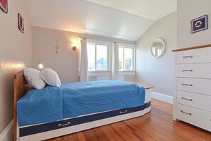 5 habitaciones, escritorio, tabla de planchar con plancha y wifi 