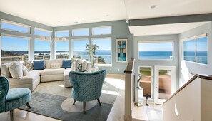 Smart-TV, peis, DVD-spiller og kontorer