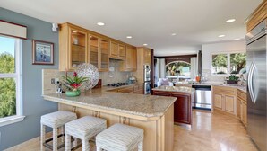 Unclassified image, 3 of 44, button - Big Ocean & Pismo Beach views at designer's luxury home. Min 30 night rental. (Pismo Beach)